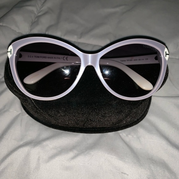 Tom Ford sunglasses *never worn* - Picture 3 of 5